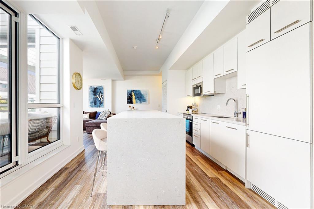 10-233 Broward Way, Innisfil, ON - Indoor Photo Showing Other Room