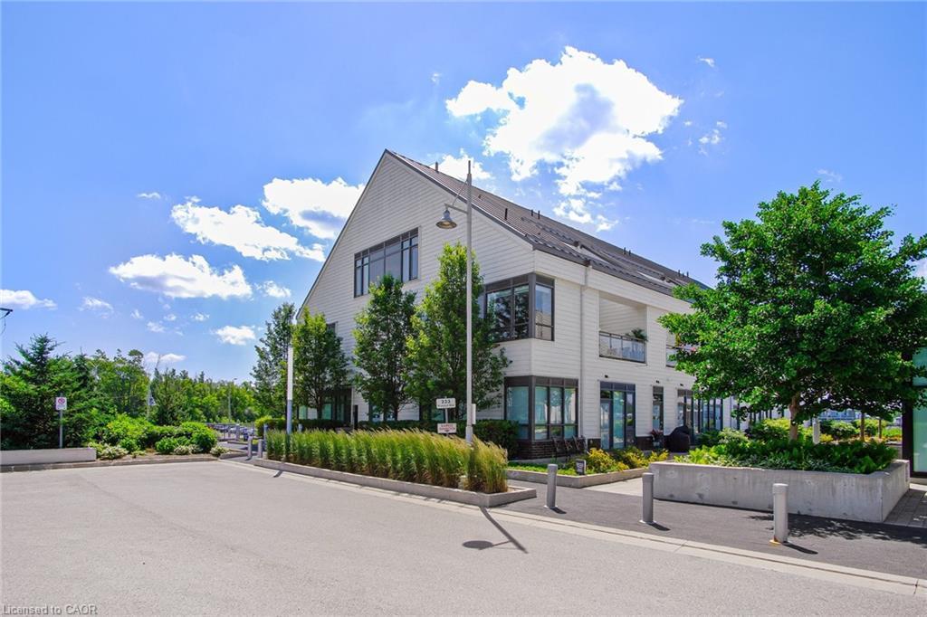 10-233 Broward Way, Innisfil, ON - Outdoor