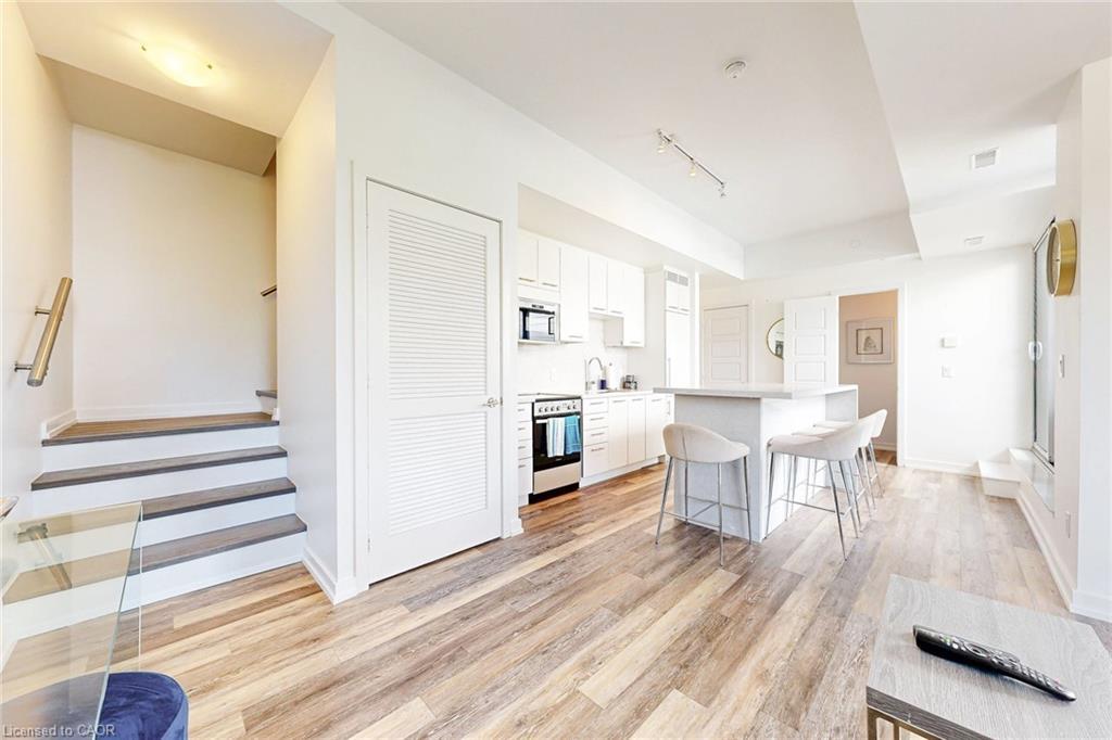 10-233 Broward Way, Innisfil, ON - Indoor