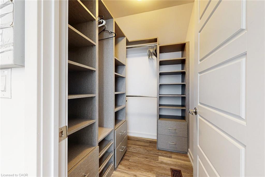 10-233 Broward Way, Innisfil, ON - Indoor