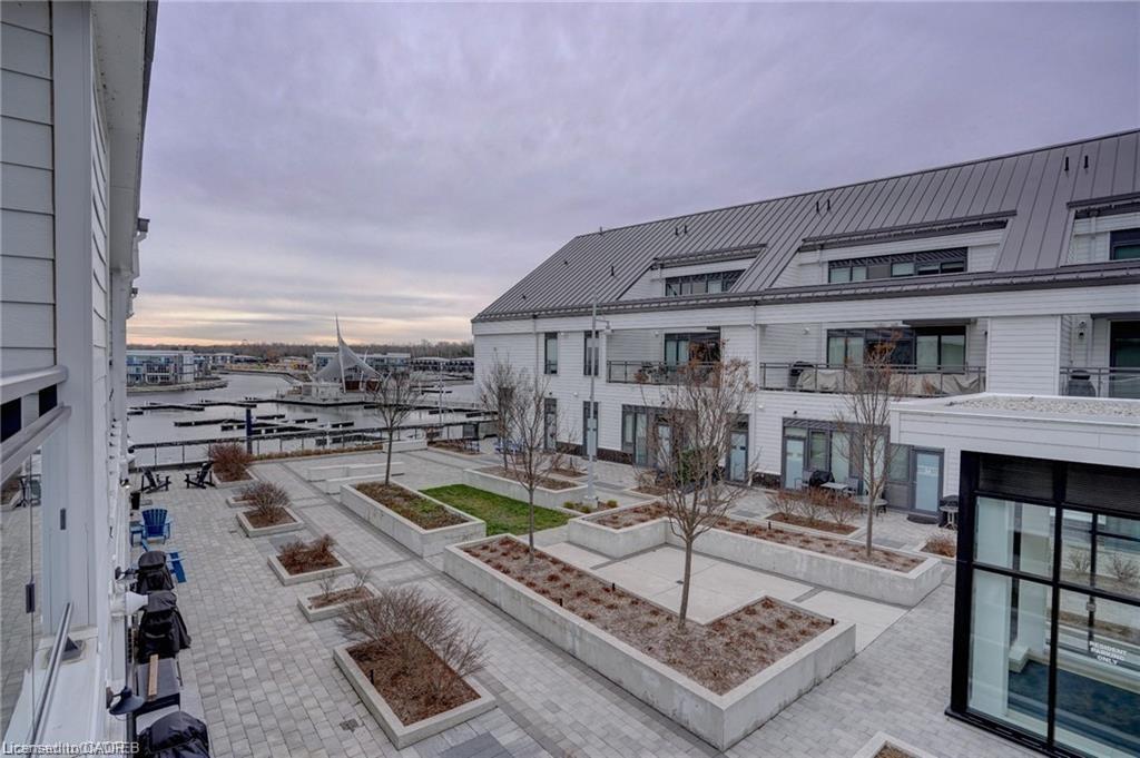 10-233 Broward Way, Innisfil, ON - Outdoor