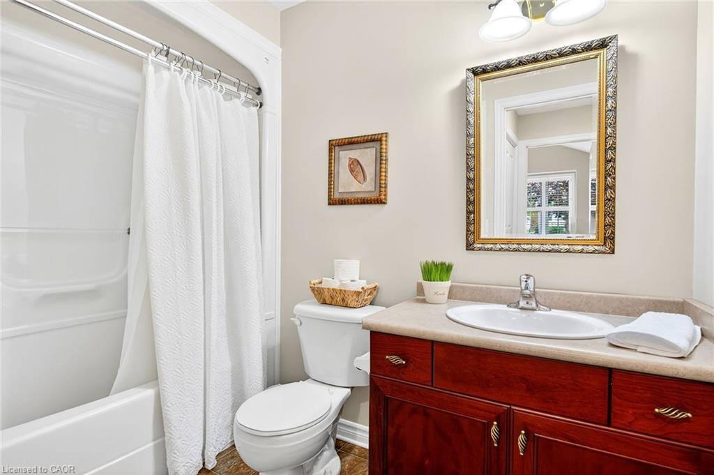 33-605 Welland Avenue, St. Catharines, ON - Indoor Photo Showing Bathroom