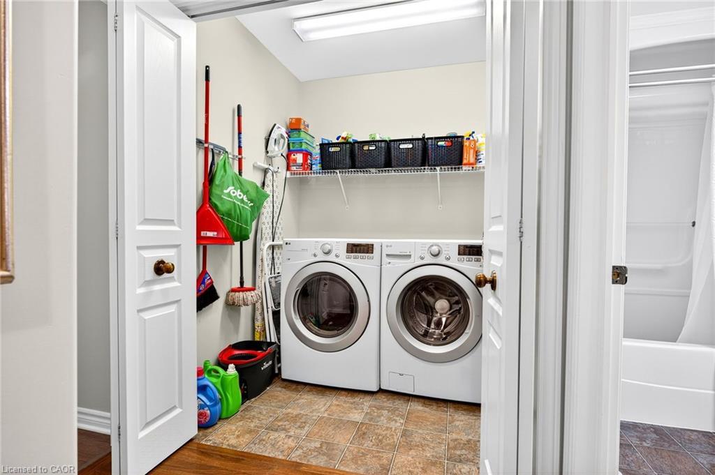 33-605 Welland Avenue, St. Catharines, ON - Indoor Photo Showing Laundry Room