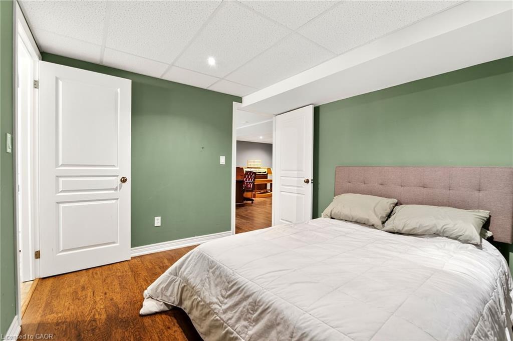 33-605 Welland Avenue, St. Catharines, ON - Indoor Photo Showing Bedroom