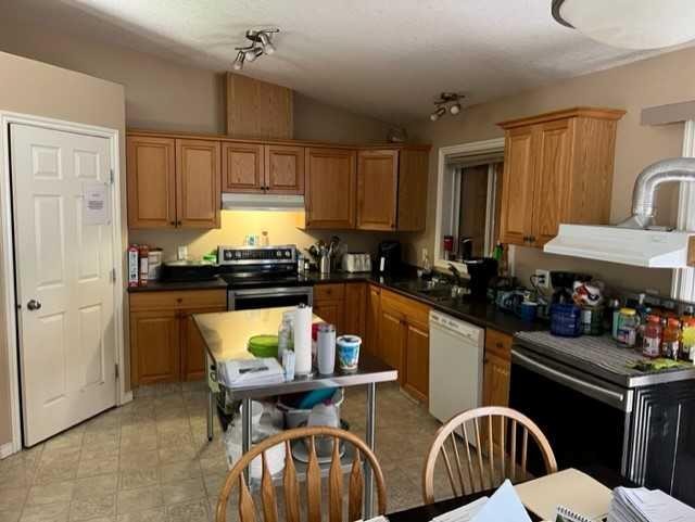 119 Poplar Drive Rr, Conklin, AB - Indoor Photo Showing Kitchen