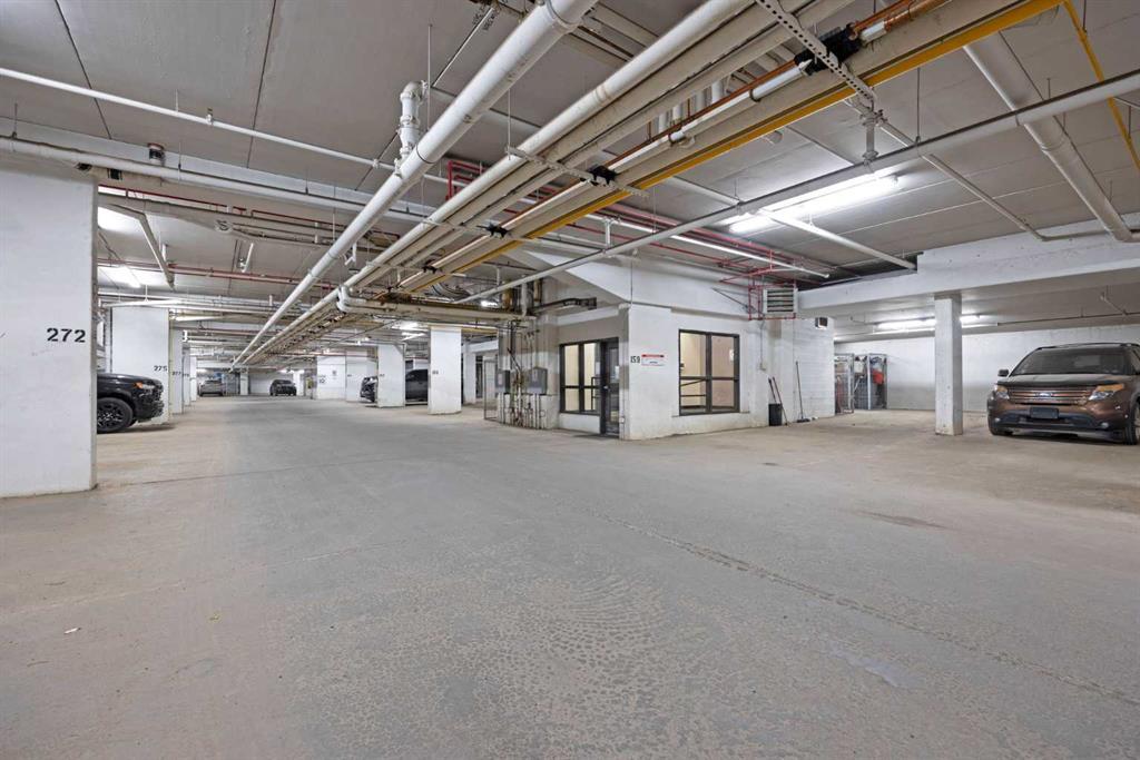 3607-135C Sandpiper Road, Fort Mcmurray, AB - Indoor Photo Showing Garage