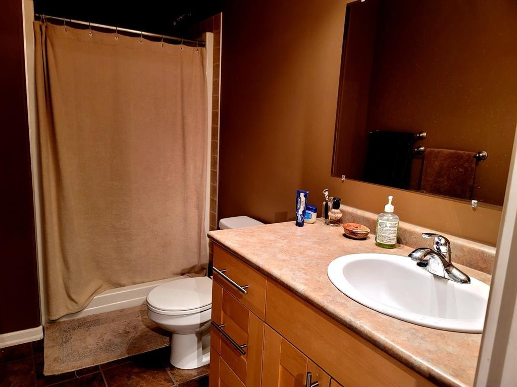 124 Singer Drive, Anzac, AB - Indoor Photo Showing Bathroom