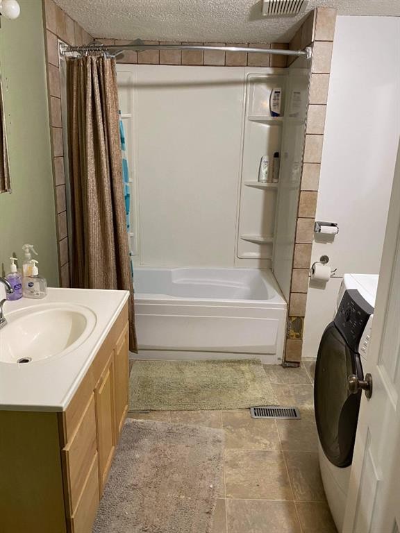 124 Singer Drive, Anzac, AB - Indoor Photo Showing Bathroom