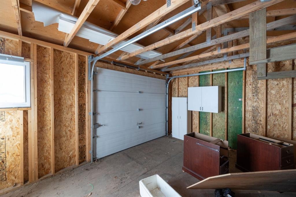 368 Grey Crescent, Fort Mcmurray, AB - Indoor Photo Showing Garage
