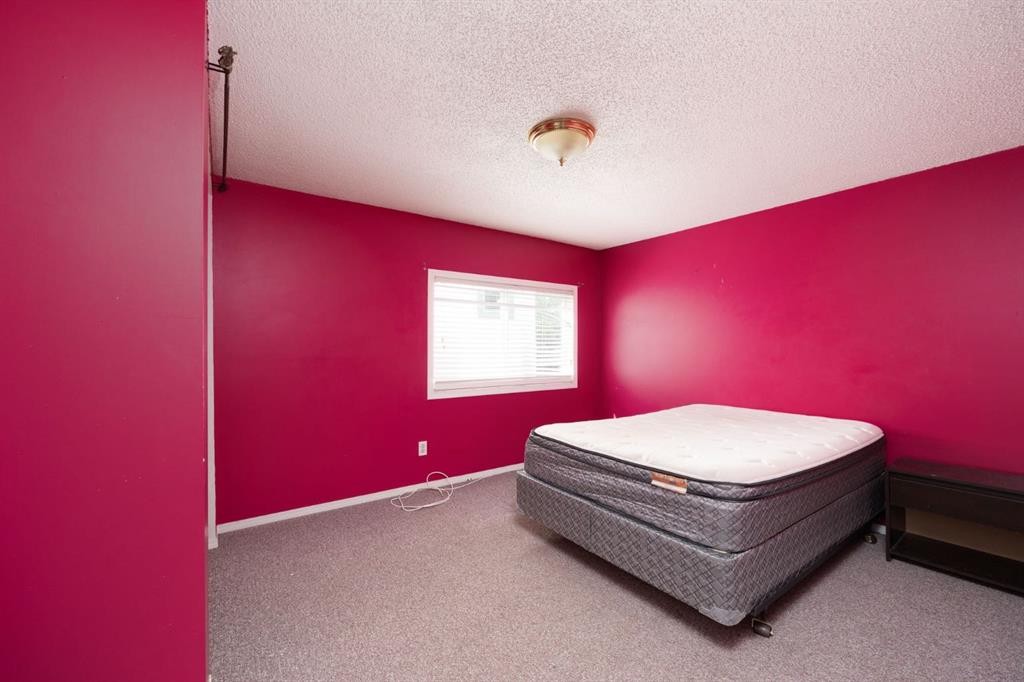 368 Grey Crescent, Fort Mcmurray, AB - Indoor Photo Showing Bedroom