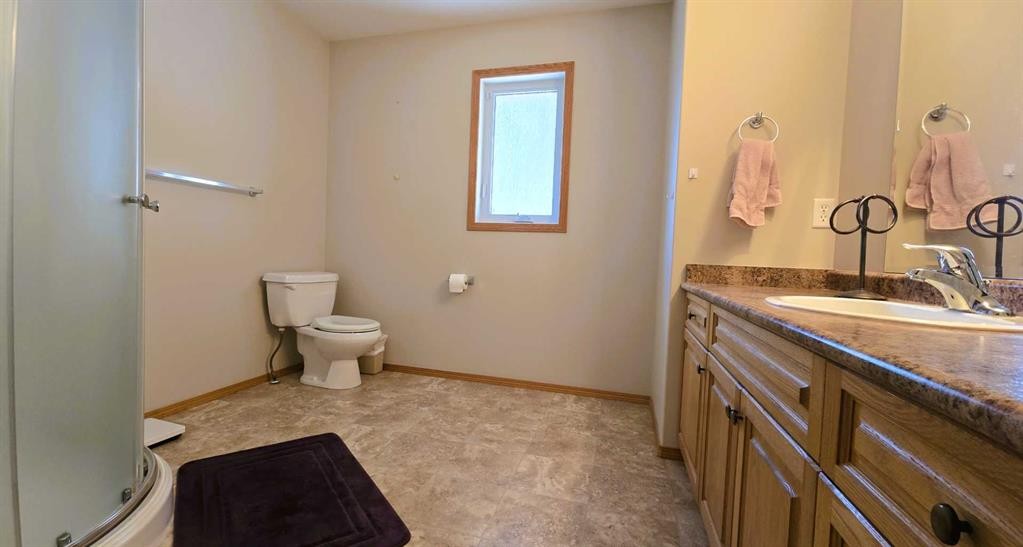 209-13441 Twp Rd 665A, Lac La Biche, AB - Indoor Photo Showing Bathroom