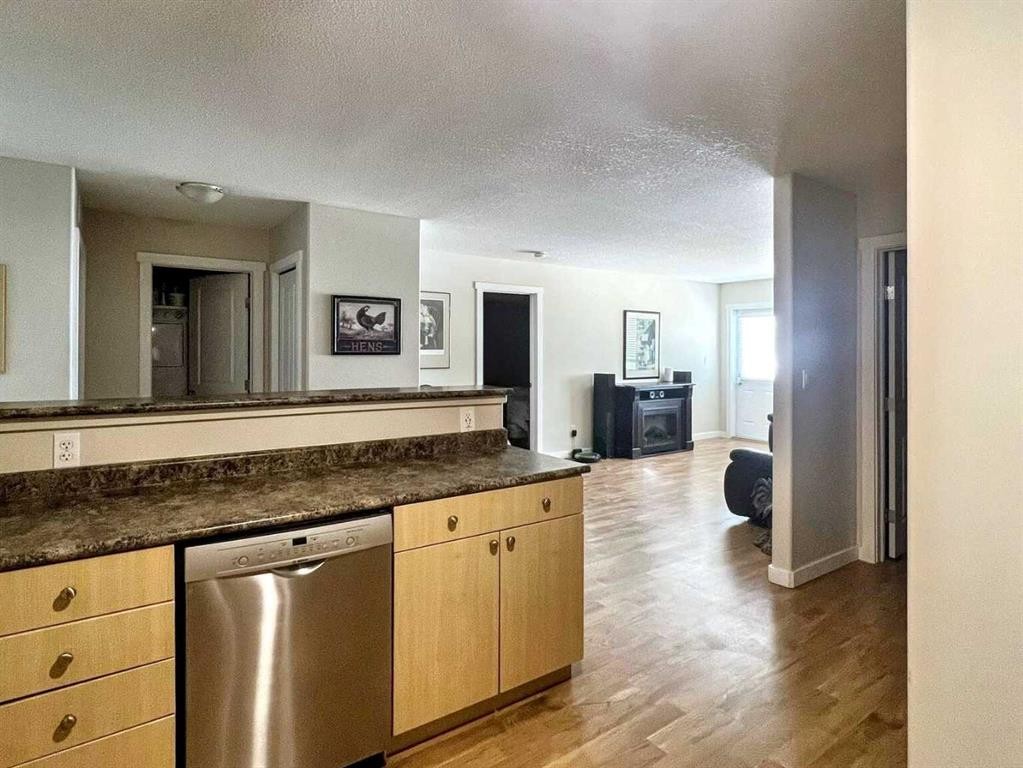 316-236 Stony Mountain Road, Anzac, AB - Indoor Photo Showing Kitchen