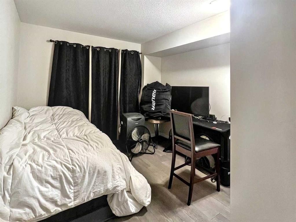 316-236 Stony Mountain Road, Anzac, AB - Indoor Photo Showing Bedroom