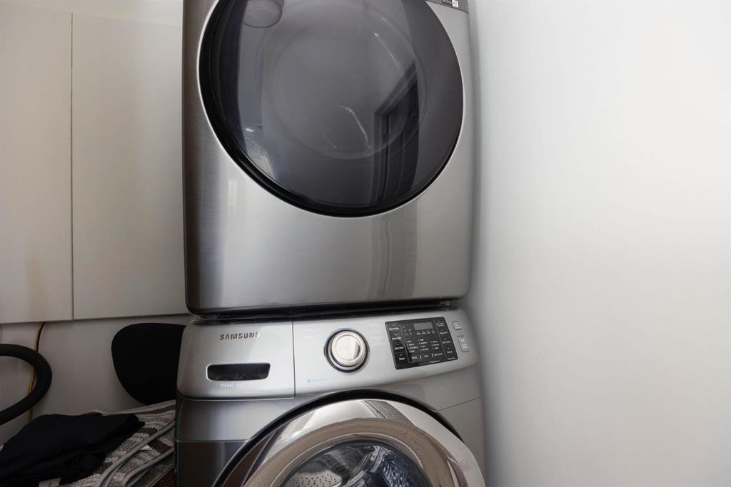 5-105 Fontaine Crescent, Fort Mcmurray, AB - Indoor Photo Showing Laundry Room