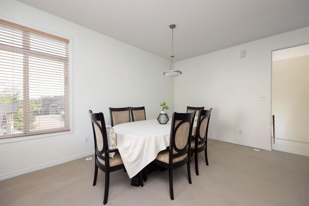 5-105 Fontaine Crescent, Fort Mcmurray, AB - Indoor Photo Showing Dining Room