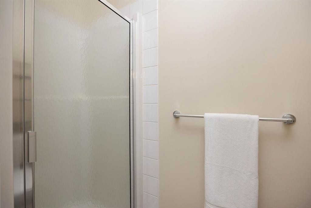 5-105 Fontaine Crescent, Fort Mcmurray, AB - Indoor Photo Showing Bathroom