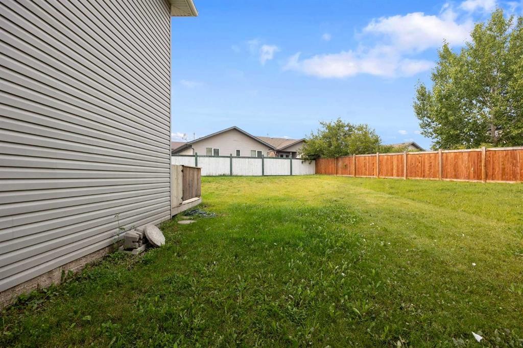 164 Cinnamon Street, Fort Mcmurray, AB - Outdoor