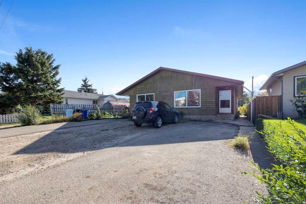 9907B Gordon Avenue, Fort Mcmurray, AB - Outdoor