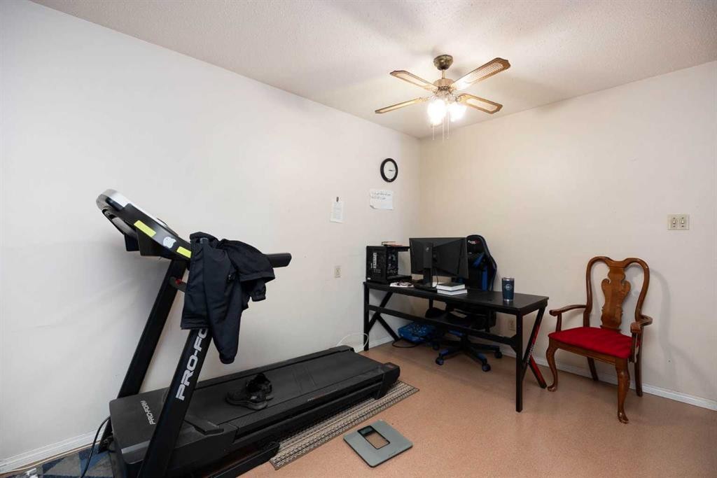 9907B Gordon Avenue, Fort Mcmurray, AB - Indoor