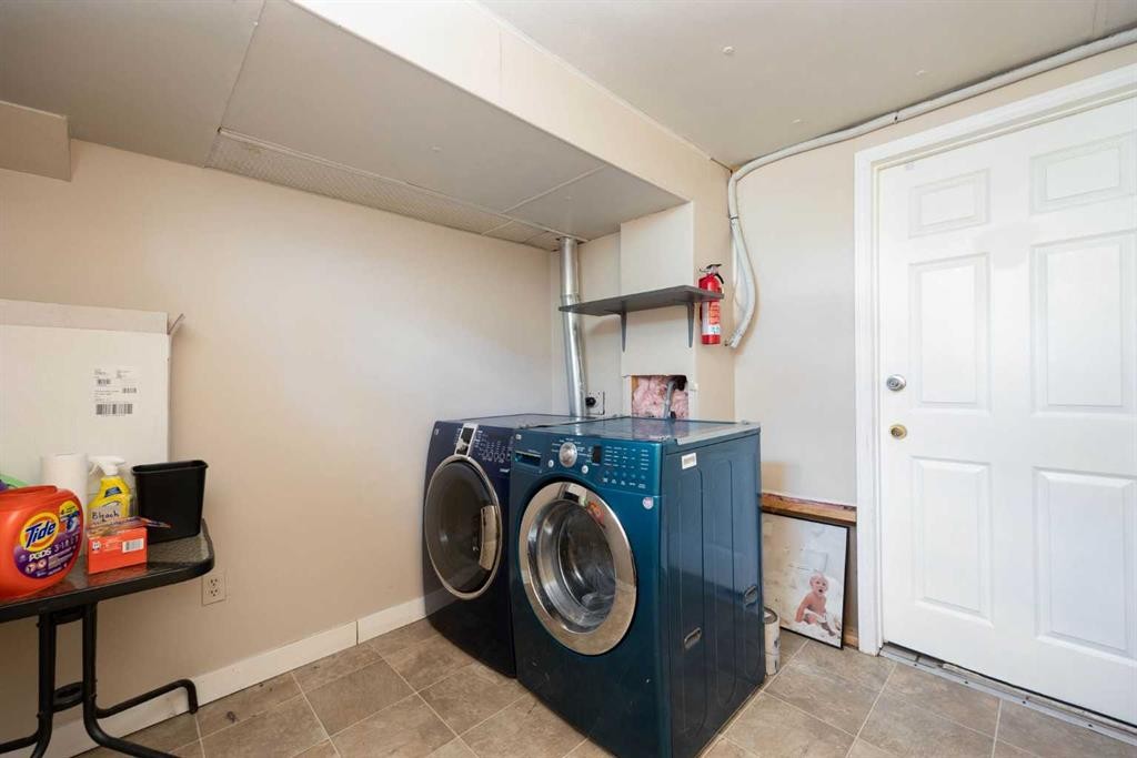 54 Birch Road, Fort Mcmurray, AB - Indoor Photo Showing Laundry Room