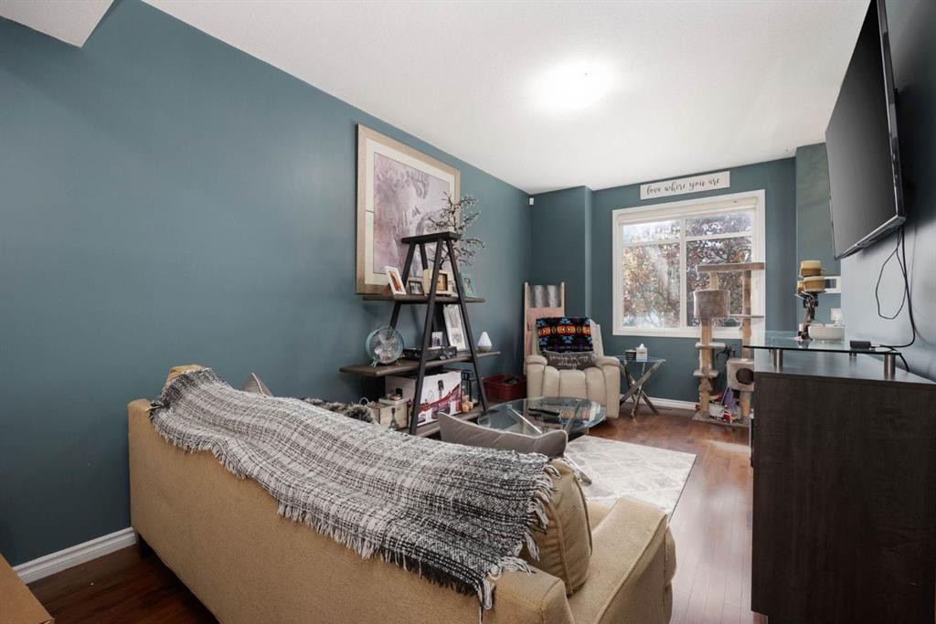 12-136 Fontaine Crescent, Fort Mcmurray, AB - Indoor Photo Showing Bedroom