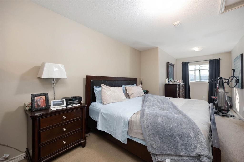 12-136 Fontaine Crescent, Fort Mcmurray, AB - Indoor Photo Showing Bedroom