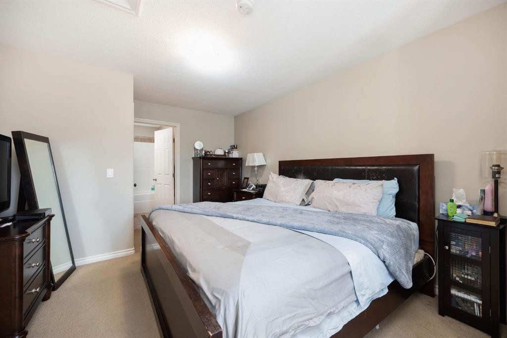 12-136 Fontaine Crescent, Fort Mcmurray, AB - Indoor Photo Showing Bedroom