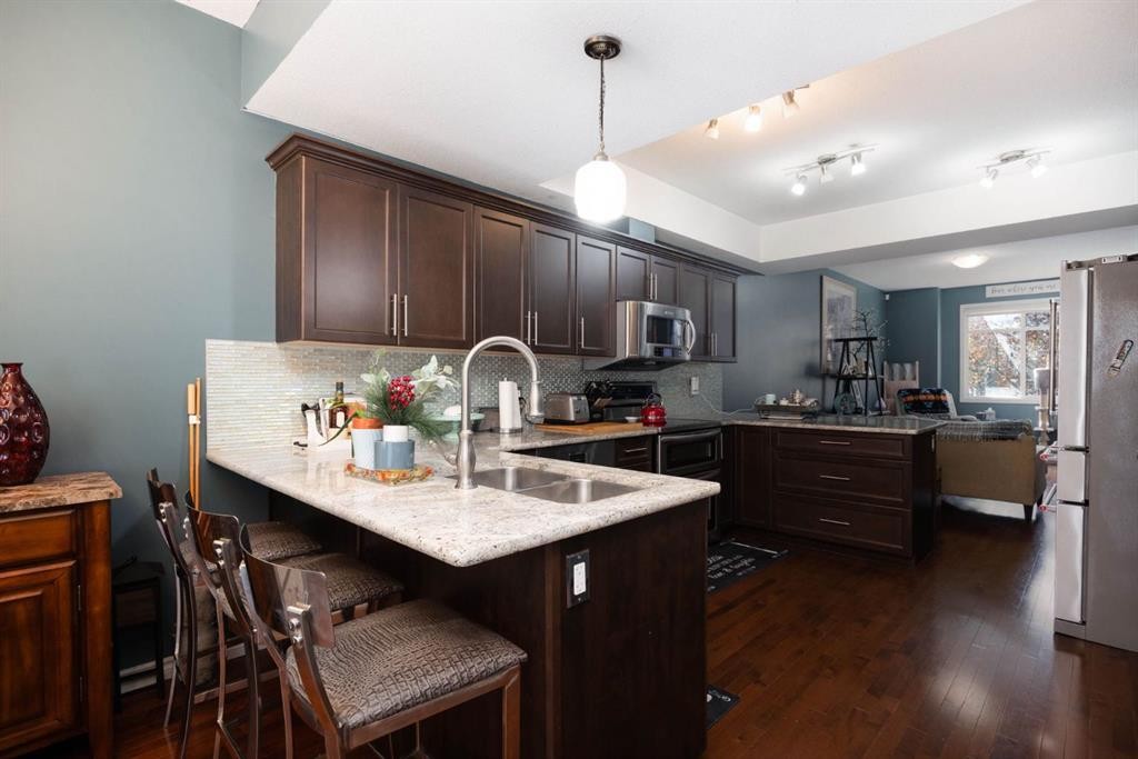 12-136 Fontaine Crescent, Fort Mcmurray, AB - Indoor Photo Showing Kitchen With Upgraded Kitchen