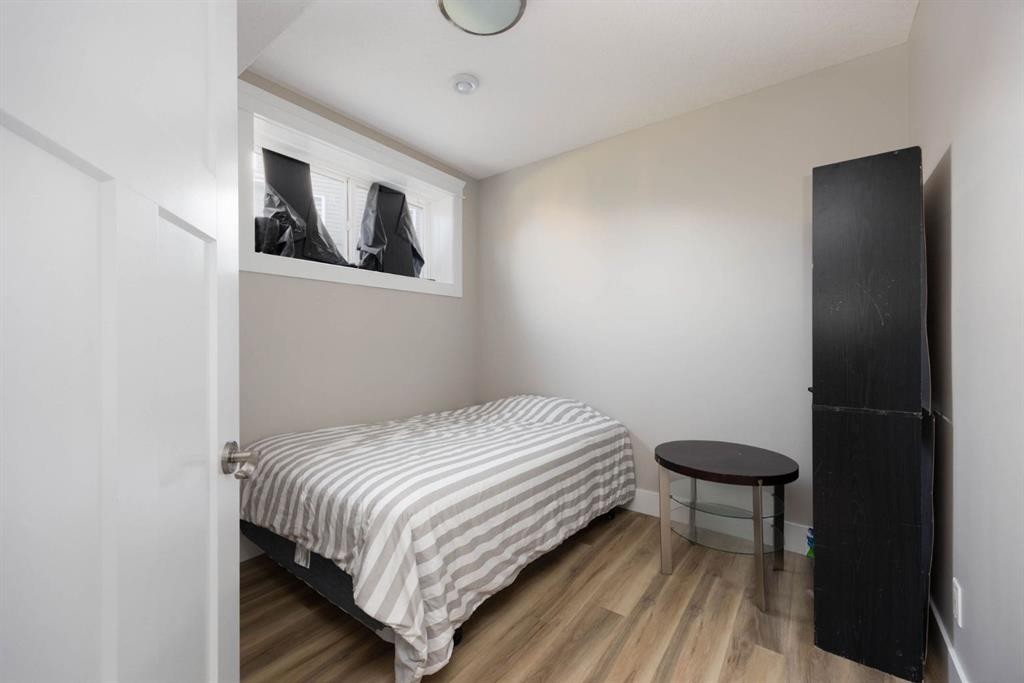149 Ward Crescent, Fort Mcmurray, AB - Indoor Photo Showing Bedroom