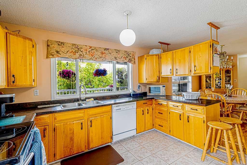 111 Christina Court, Fort Mcmurray, AB - Indoor Photo Showing Bathroom