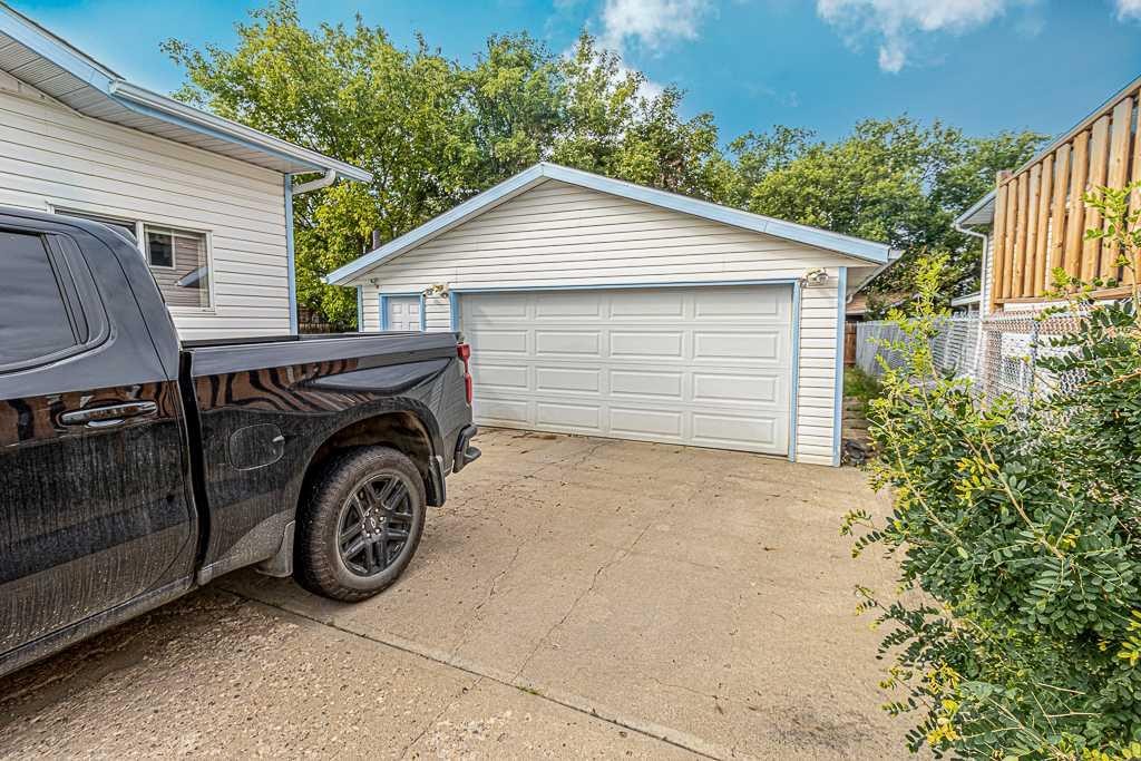 111 Christina Court, Fort Mcmurray, AB - Outdoor With View