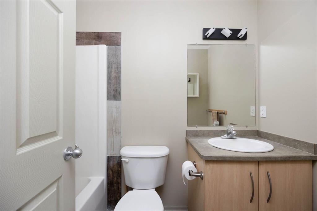 308-8219 Fraser Avenue, Fort Mcmurray, AB - Indoor Photo Showing Bathroom