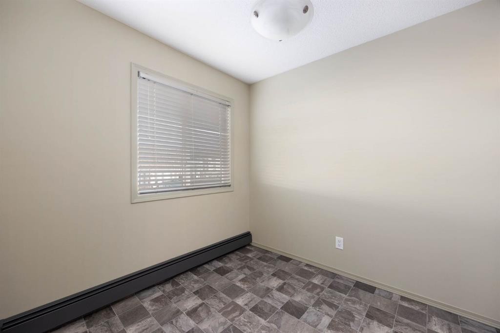 308-8219 Fraser Avenue, Fort Mcmurray, AB - Indoor Photo Showing Other Room