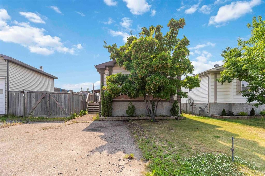 305 Ash Way, Fort Mcmurray, AB - Outdoor