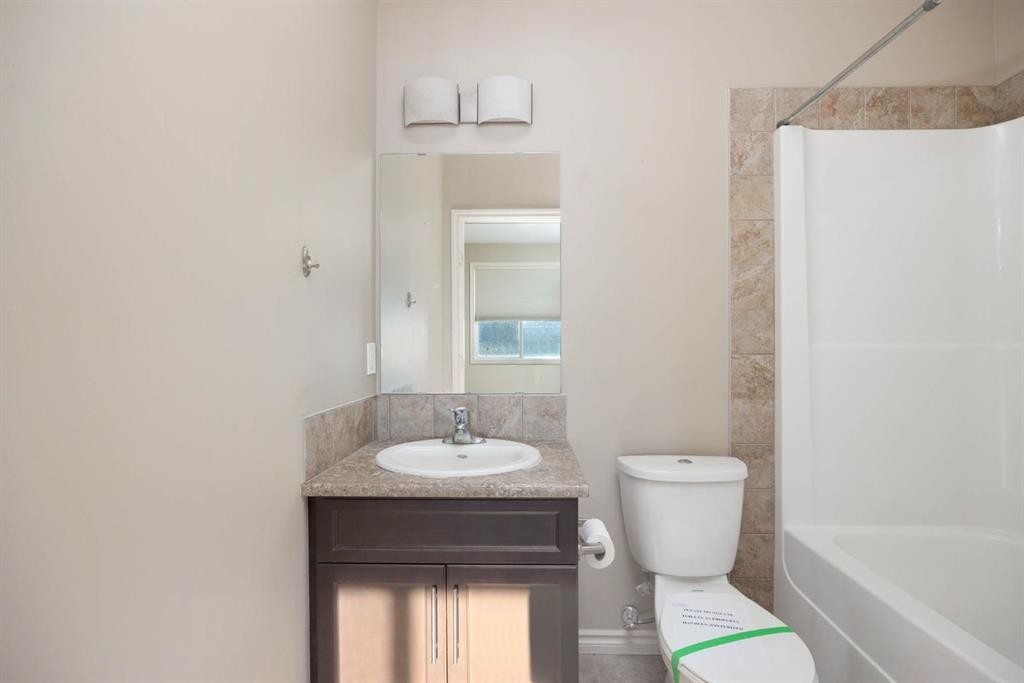 13-136 Fontaine Crescent, Fort Mcmurray, AB - Indoor Photo Showing Bathroom