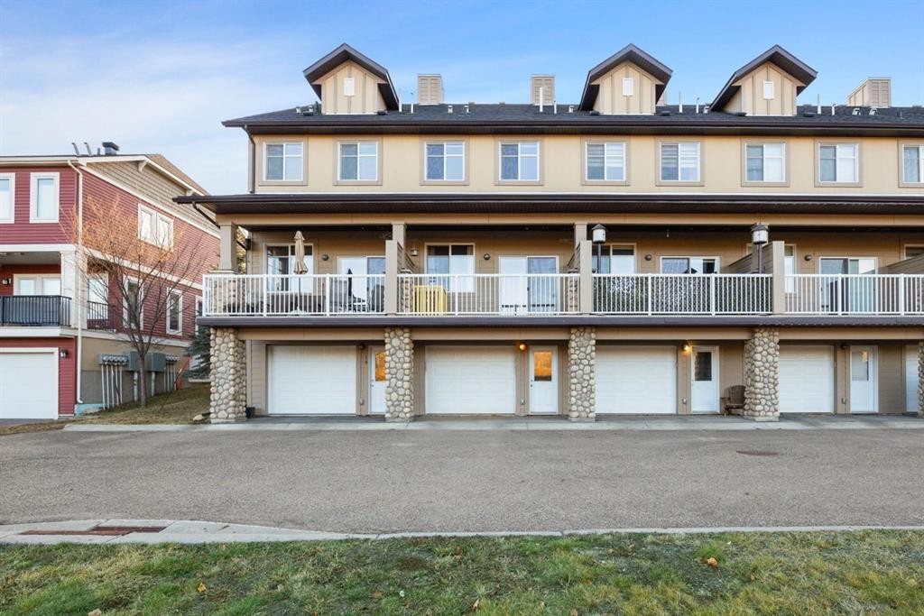 13-136 Fontaine Crescent, Fort Mcmurray, AB - Outdoor With Balcony With Facade