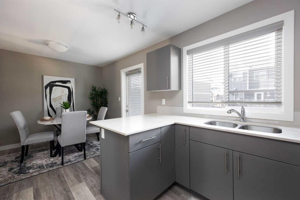 57-401 Athabasca Avenue, Fort Mcmurray, AB - Indoor Photo Showing Kitchen With Double Sink