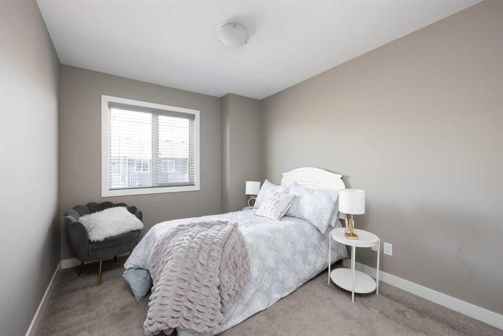 57-401 Athabasca Avenue, Fort Mcmurray, AB - Indoor Photo Showing Bedroom