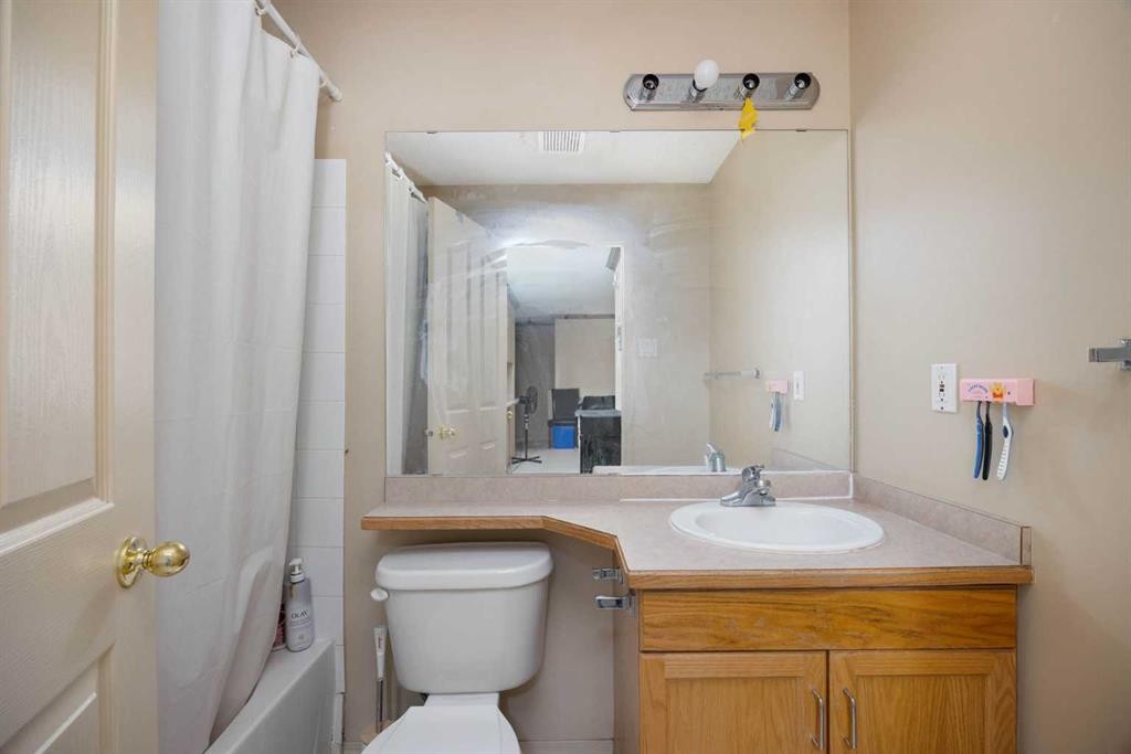 111-100 Richard Street, Fort Mcmurray, AB - Indoor Photo Showing Bathroom