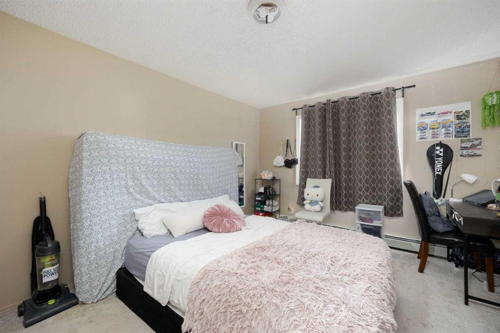 111-100 Richard Street, Fort Mcmurray, AB - Indoor Photo Showing Bedroom