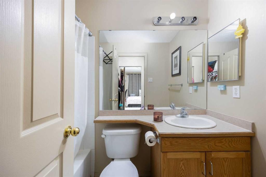 111-100 Richard Street, Fort Mcmurray, AB - Indoor Photo Showing Bathroom