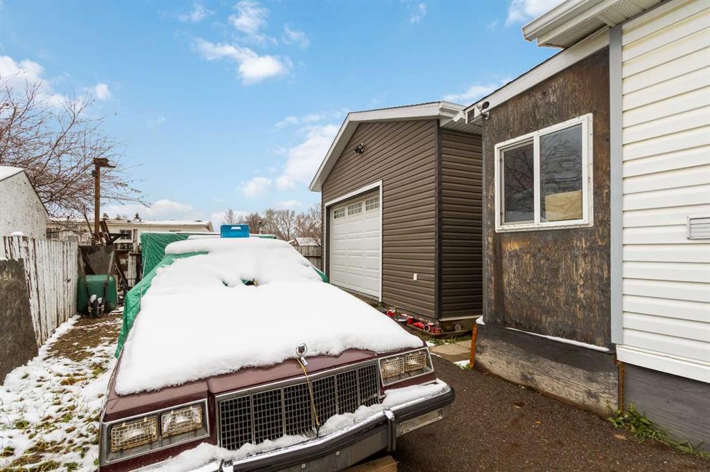 181 Greenbriar Bay, Fort Mcmurray, AB - Outdoor With Exterior