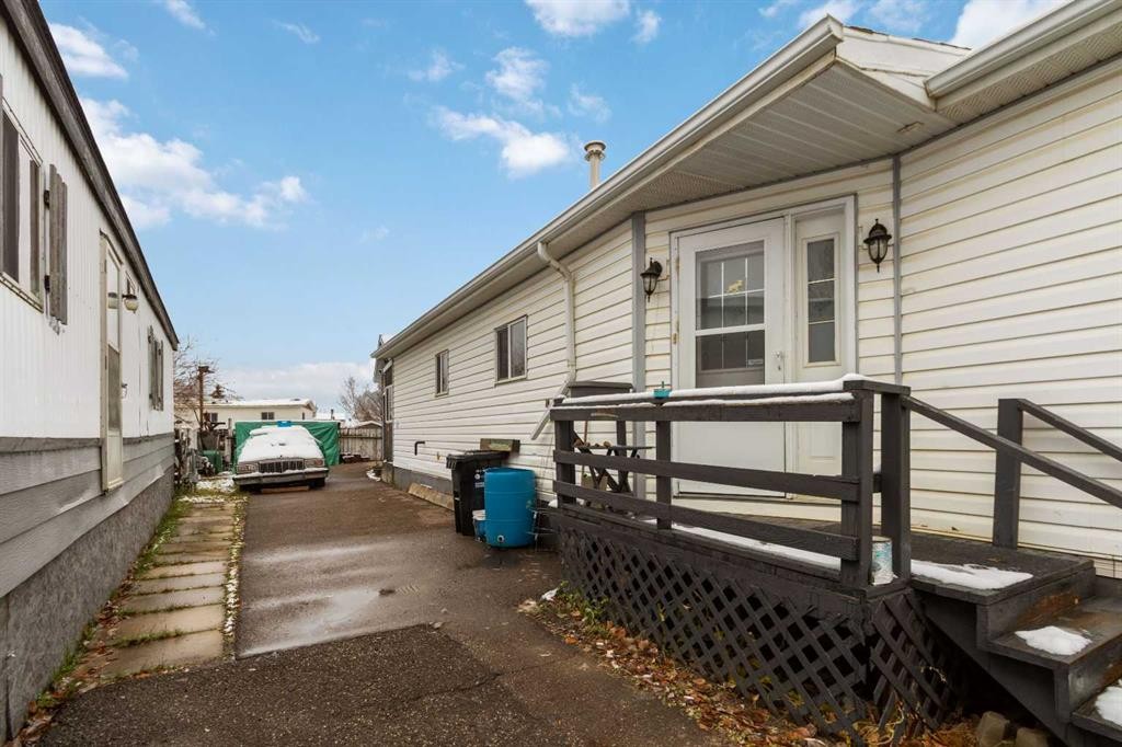 181 Greenbriar Bay, Fort Mcmurray, AB - Outdoor With Exterior