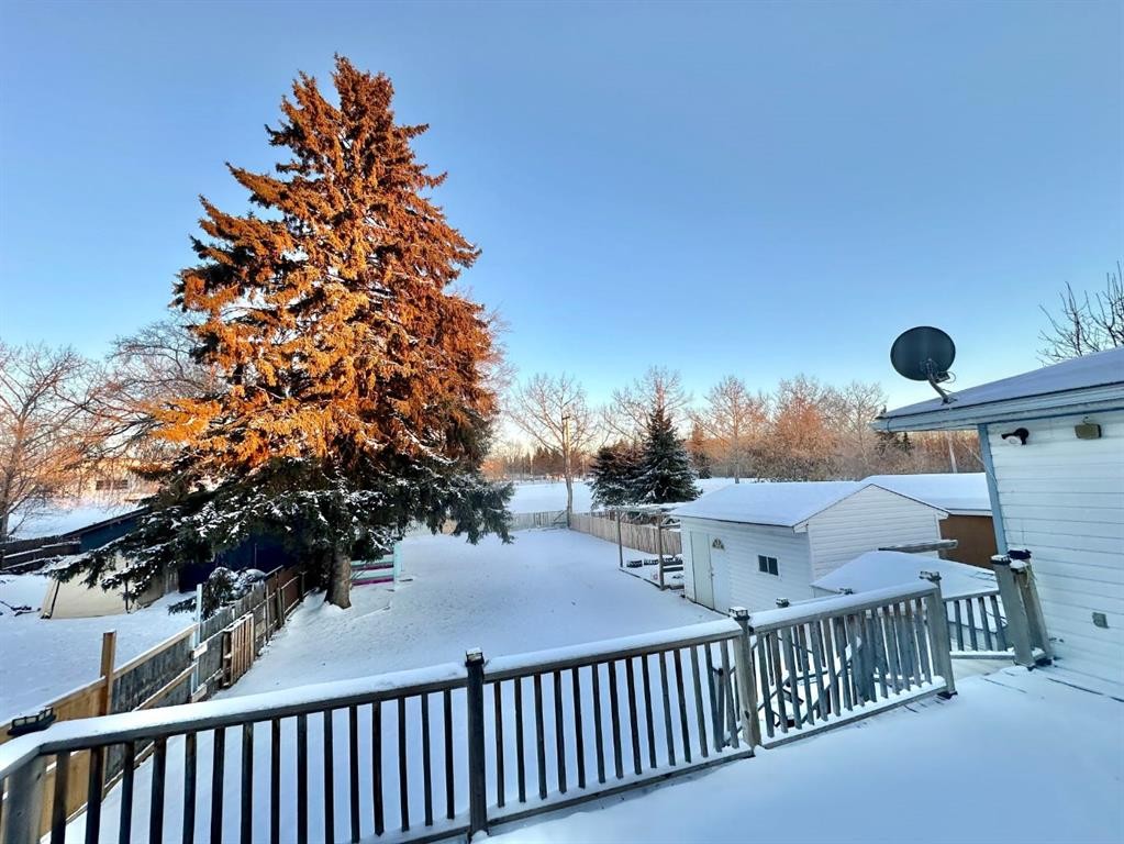 9111 100 St, Lac La Biche, AB - Outdoor