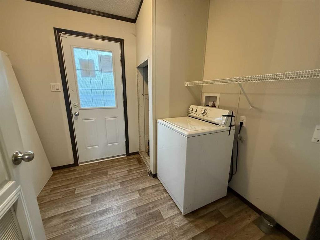 109 Card Crescent, Fort Mcmurray, AB - Indoor Photo Showing Laundry Room