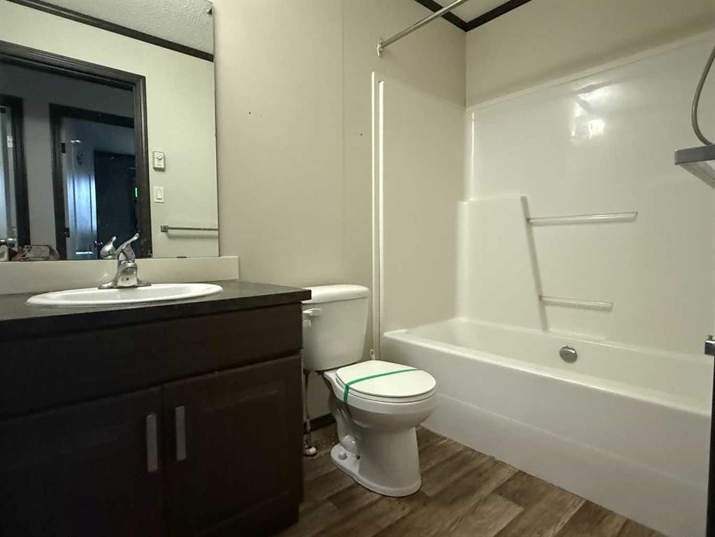109 Card Crescent, Fort Mcmurray, AB - Indoor Photo Showing Bathroom