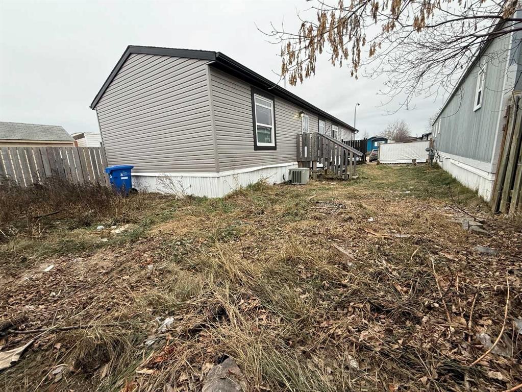 109 Card Crescent, Fort Mcmurray, AB - Outdoor With Exterior