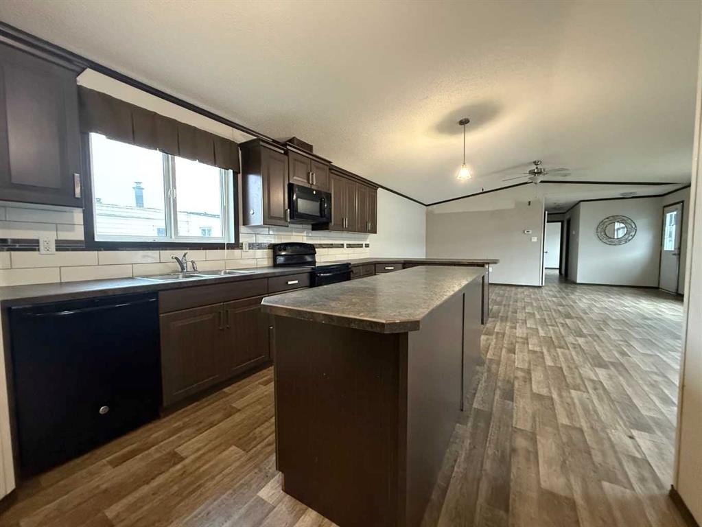 109 Card Crescent, Fort Mcmurray, AB - Indoor Photo Showing Kitchen With Double Sink