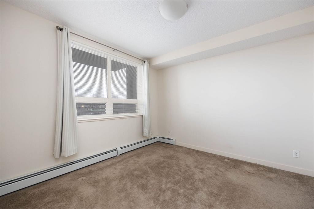 1301-204 Sparrow Hawk Drive, Fort Mcmurray, AB - Indoor Photo Showing Other Room