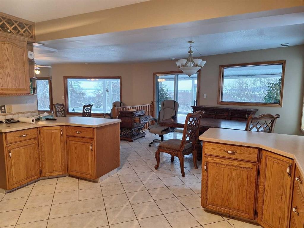 79 Lakeview Crescent, Lac La Biche, AB - Indoor Photo Showing Kitchen